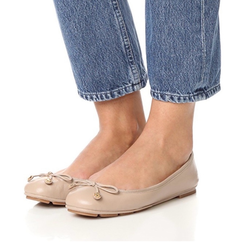 Tory Burch Laila Driver  Beige Ballet Flats